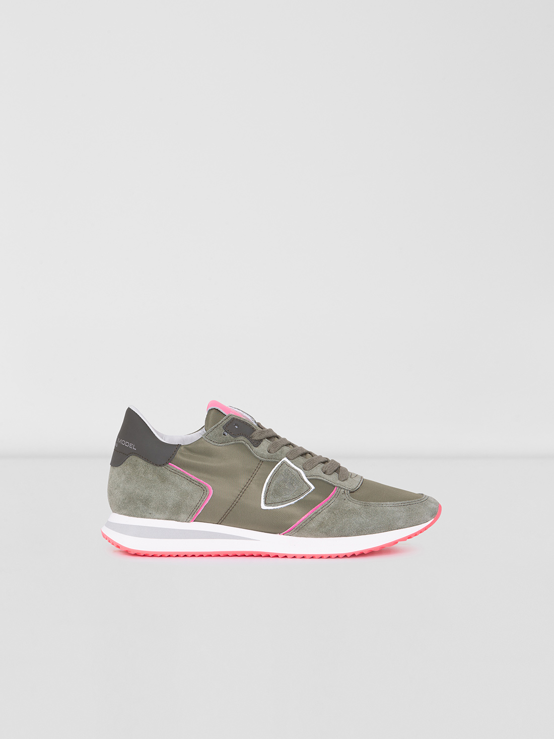 Detailansicht von Sneaker aus Veloursleder von PHILIPPE MODEL