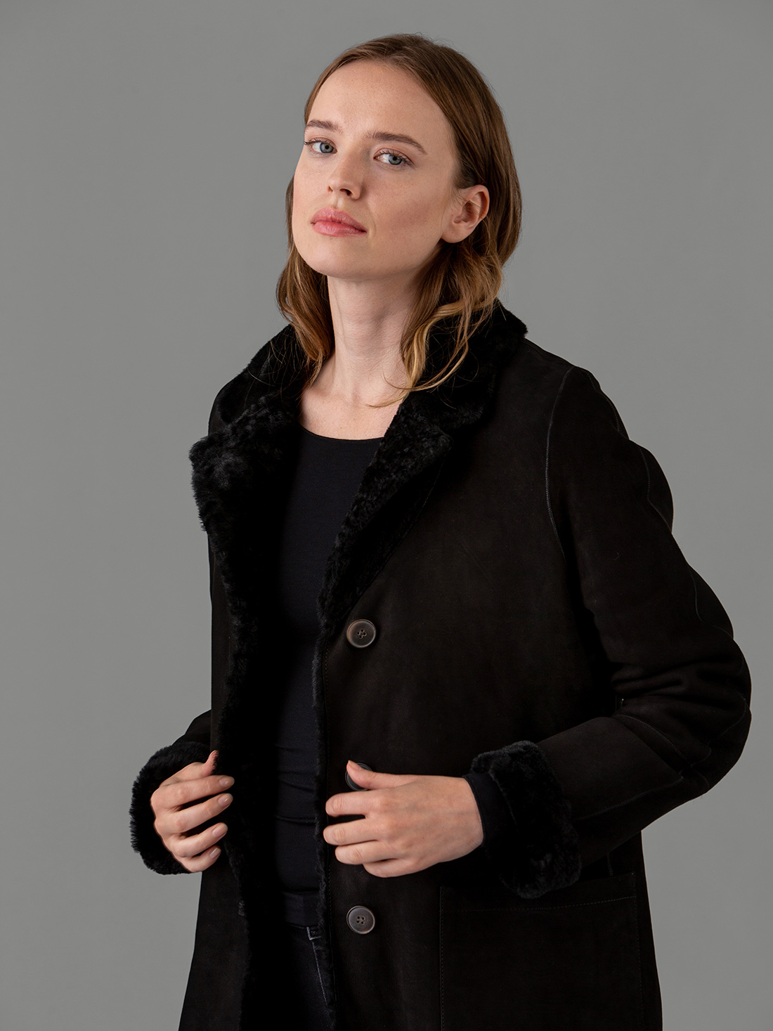 Detailansicht von Lammledermantel von BENEDETTA NOVI