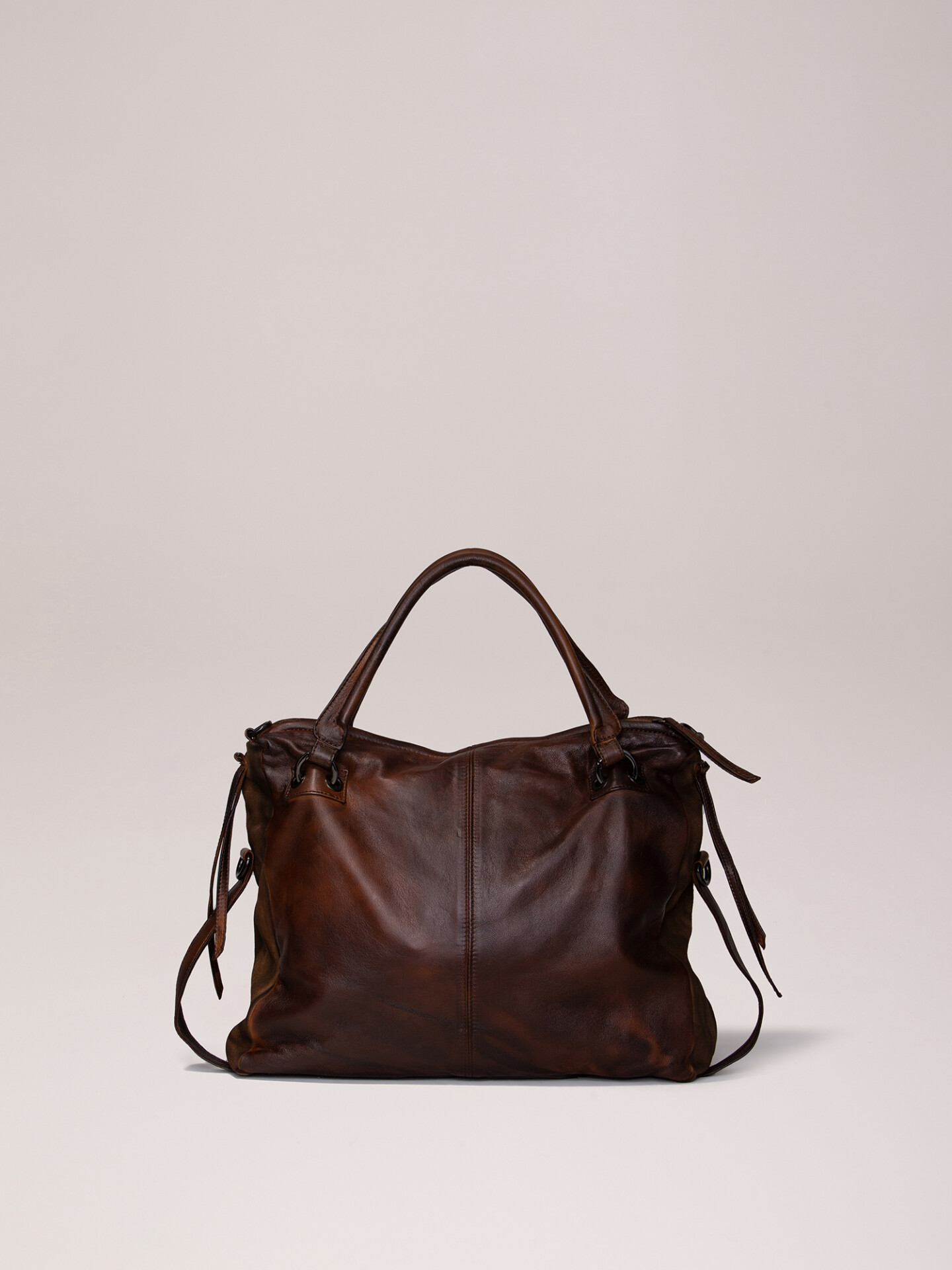 Detailansicht von Handtasche aus Leder von REPTILE’S HOUSE