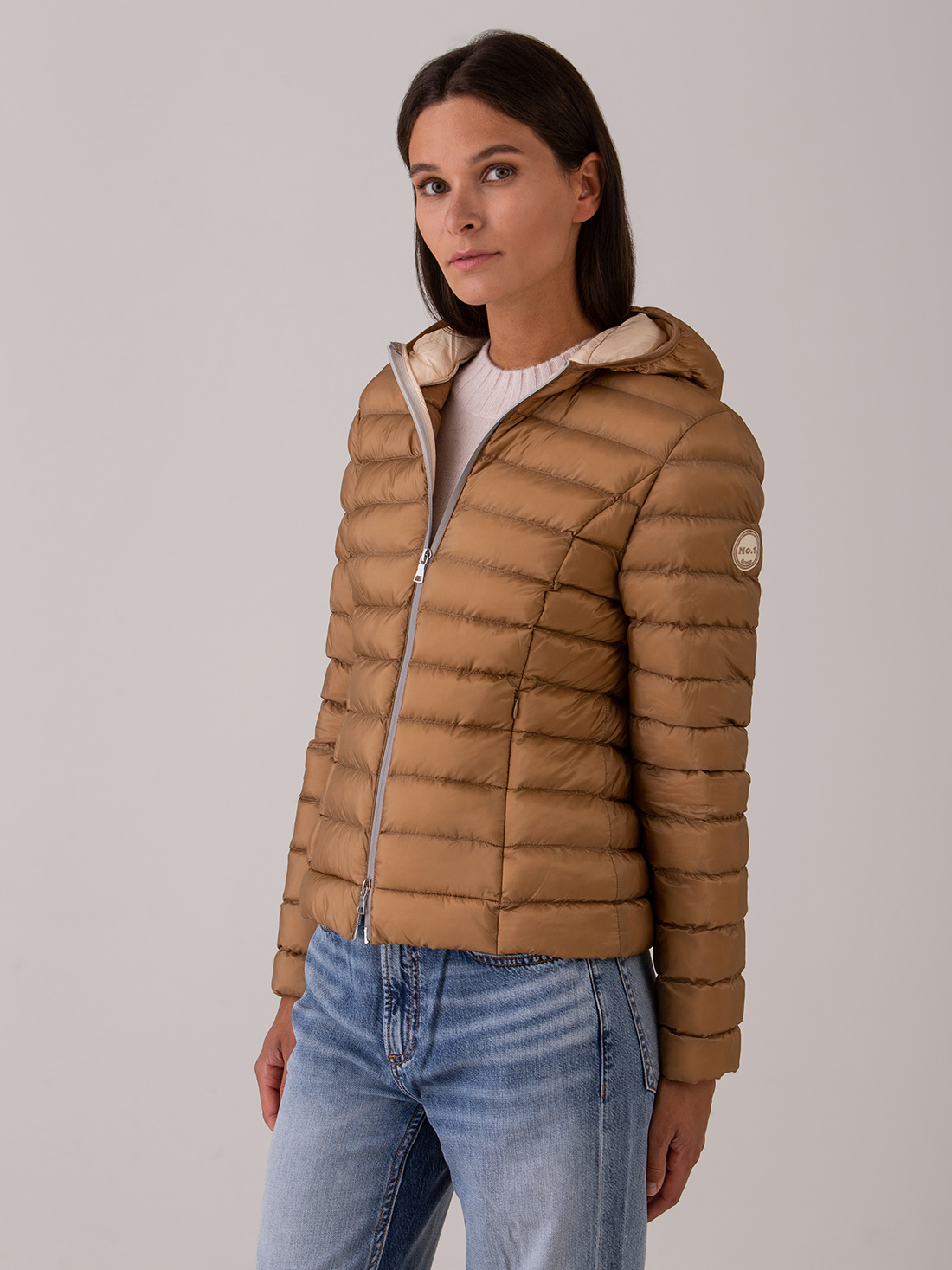 Detailansicht von Steppjacke von NO. 1 COMO
