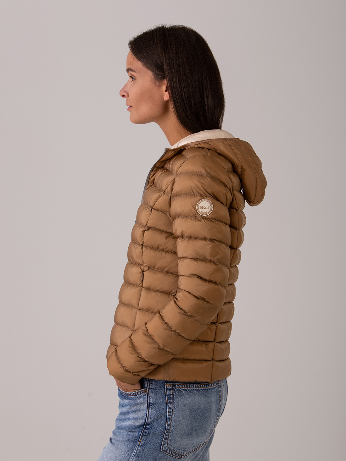 Detailansicht von Steppjacke von NO. 1 COMO