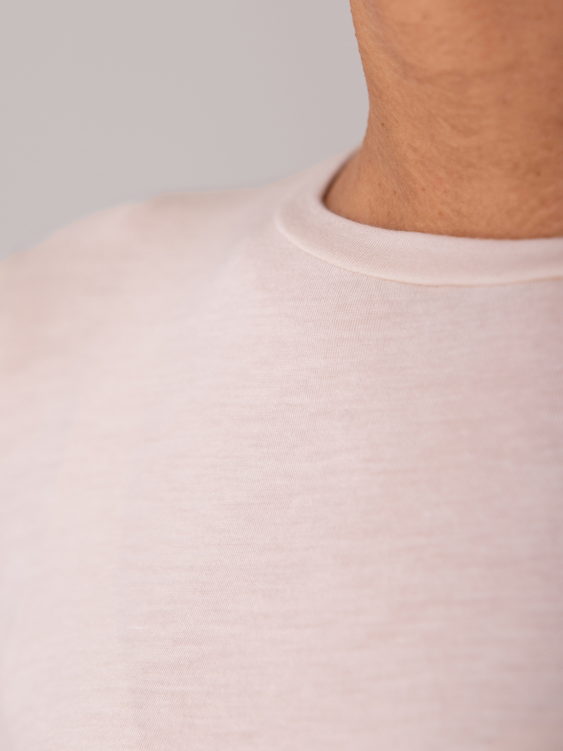 Detailansicht von Langarmshirt aus Modal von ANTONELLI