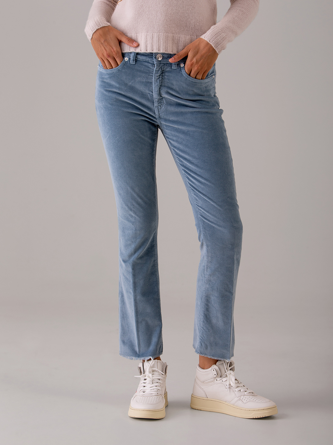 Detailansicht von Flared Cordhose von NINE IN THE MORNING