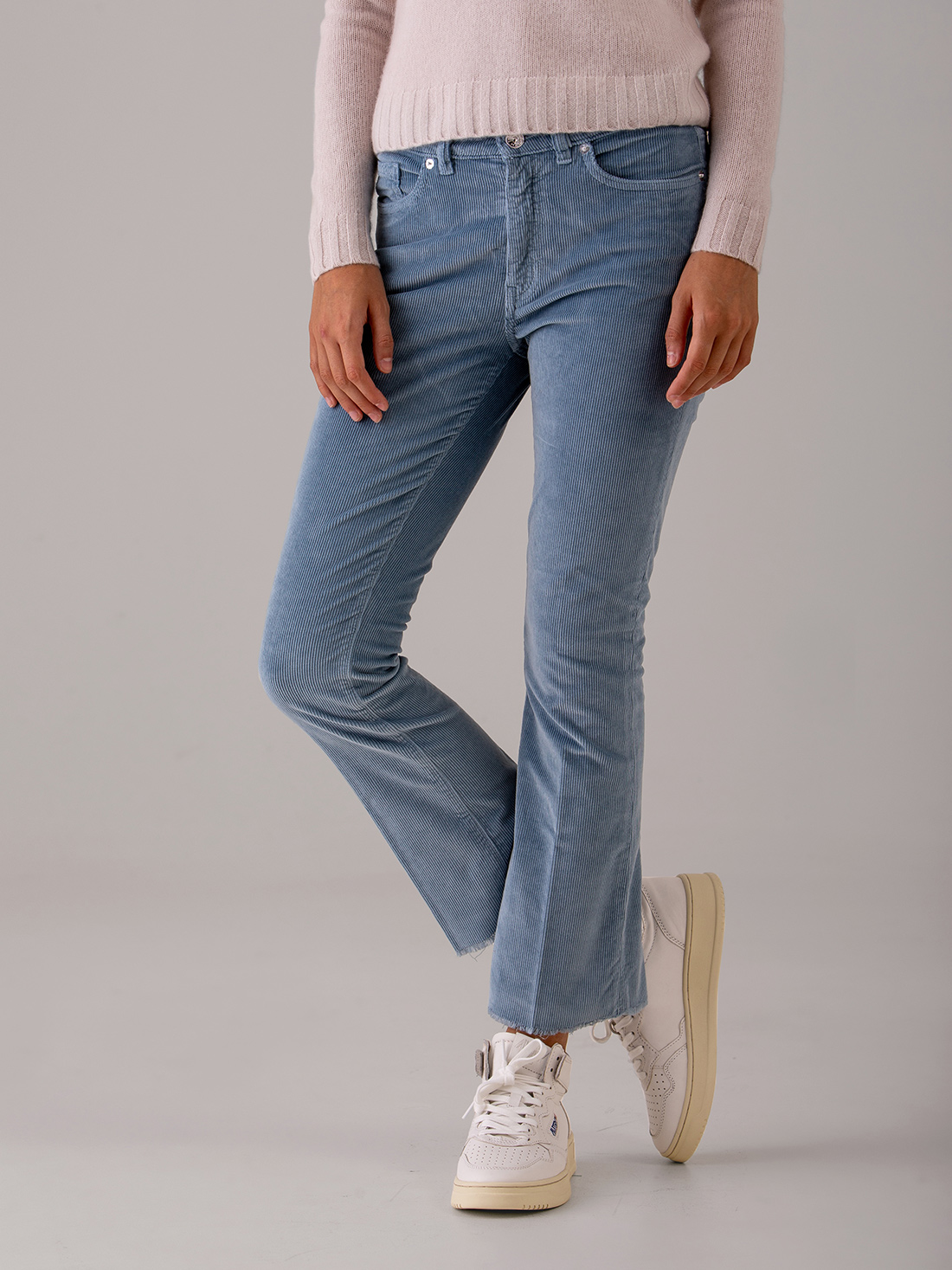 Detailansicht von Flared Cordhose von NINE IN THE MORNING