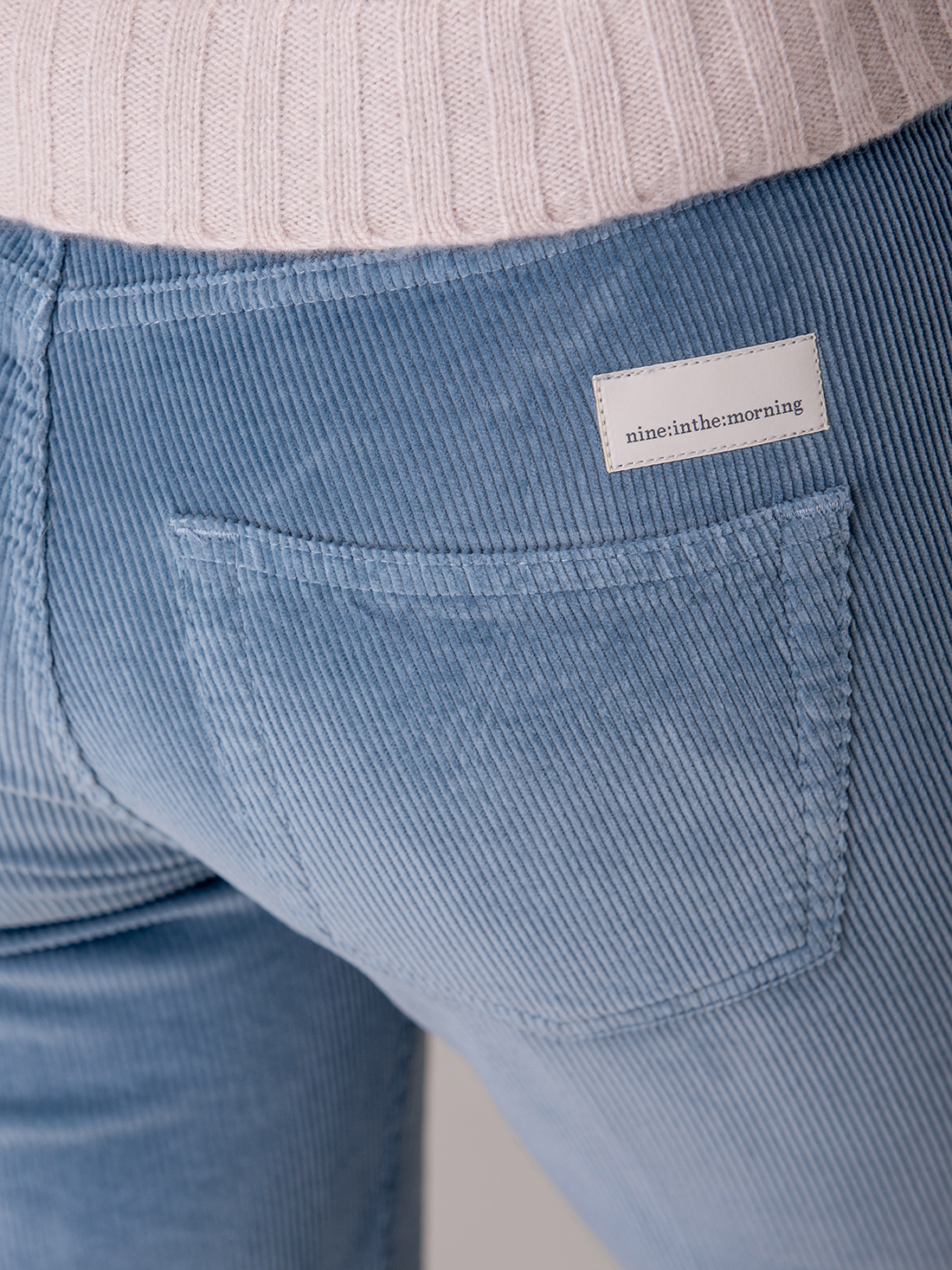 Detailansicht von Flared Cordhose von NINE IN THE MORNING