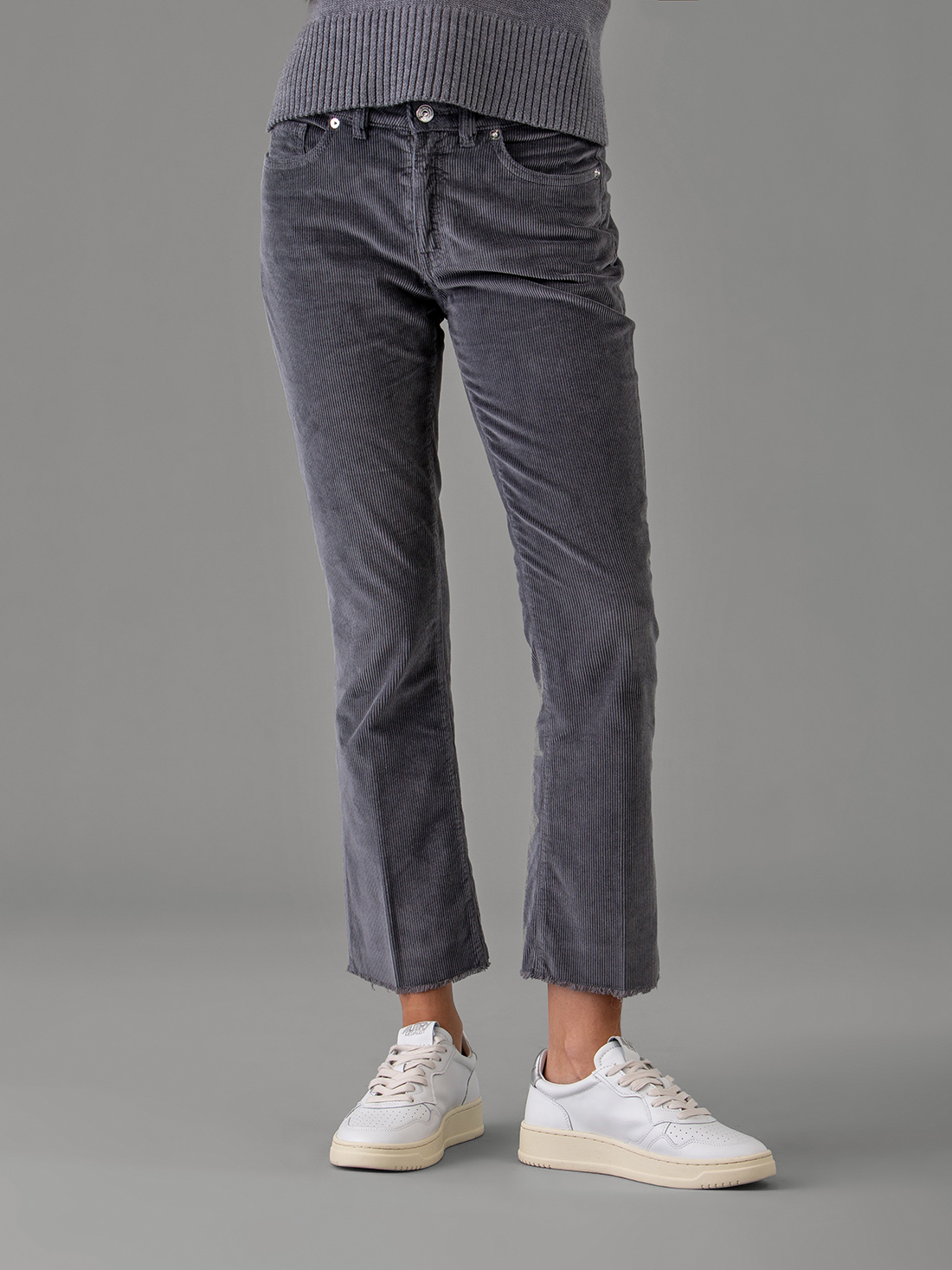 Detailansicht von Flared Cordhose von NINE IN THE MORNING