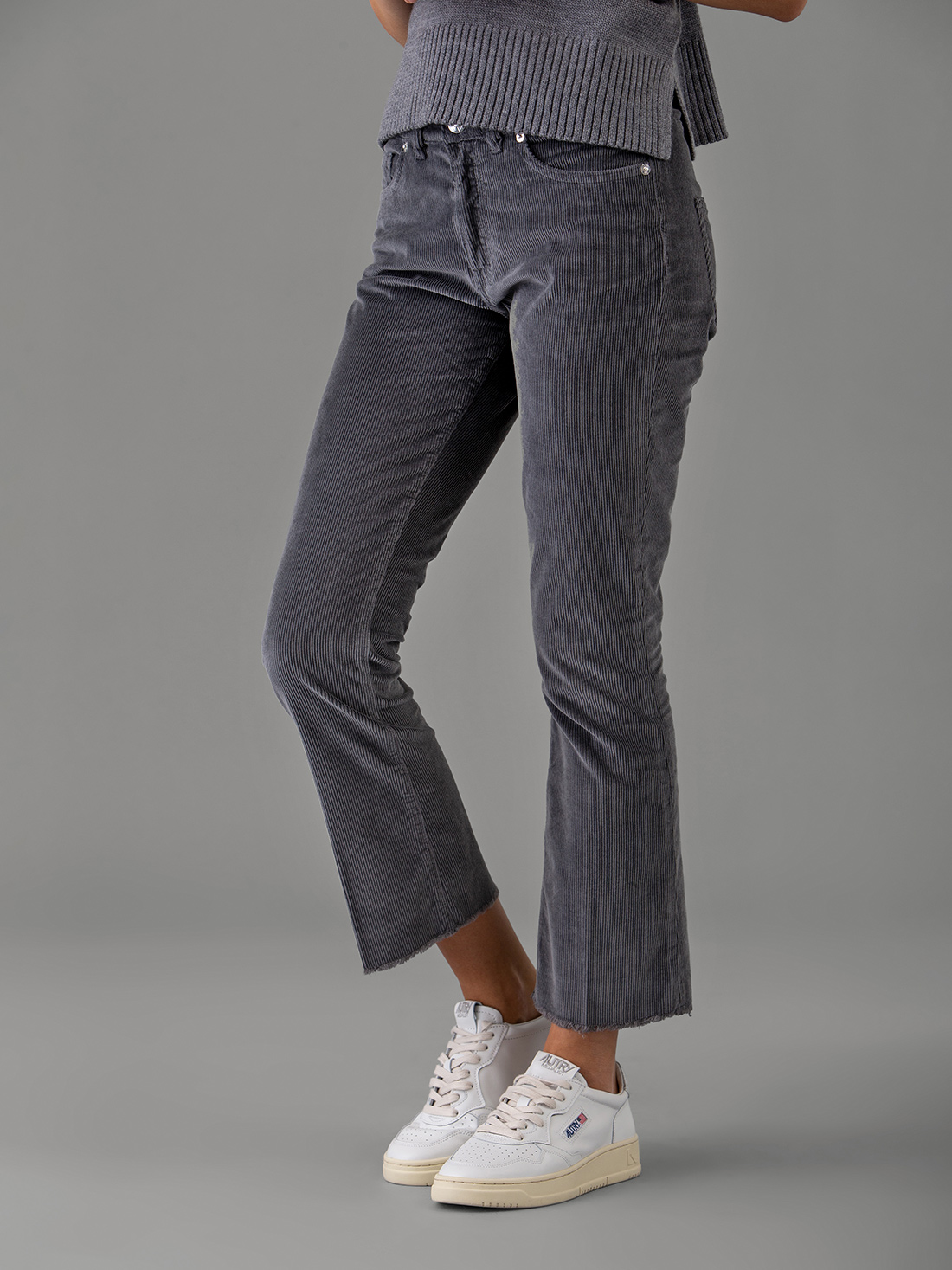 Detailansicht von Flared Cordhose von NINE IN THE MORNING