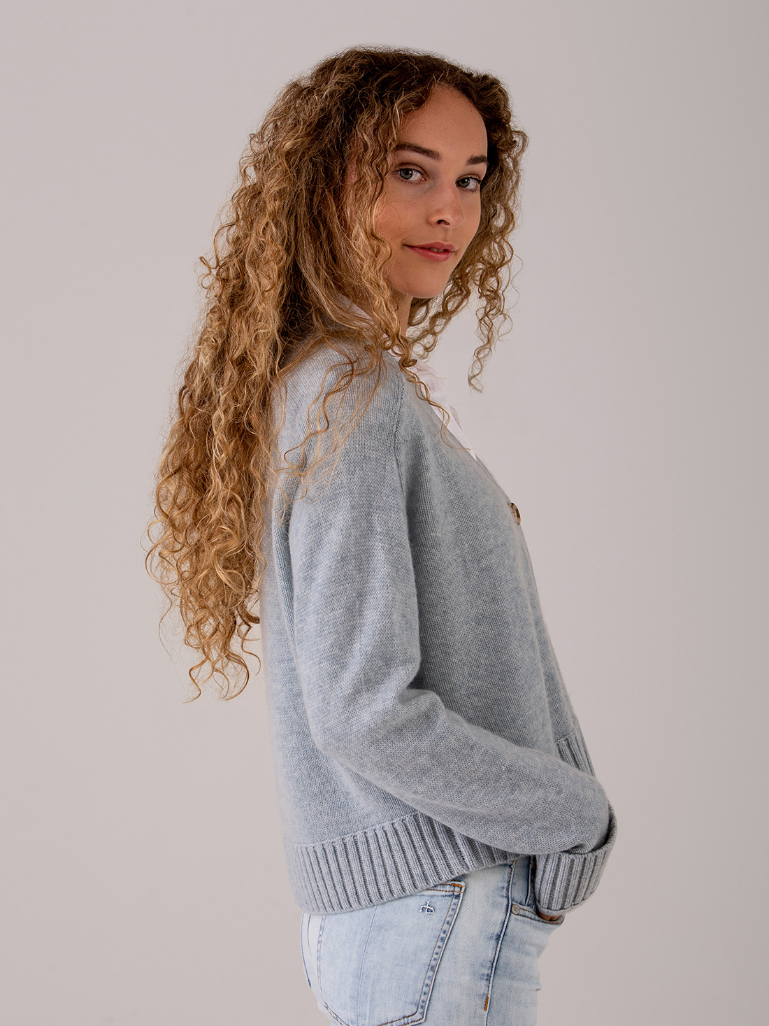 Detailansicht von Strickjacke aus Wolle von DANIELS