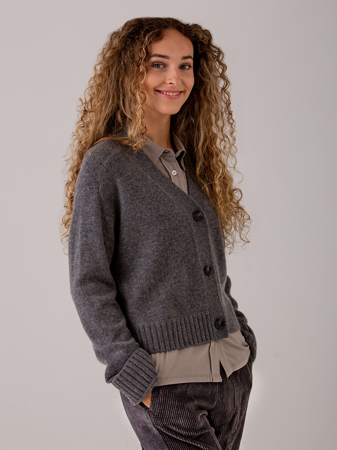 Detailansicht von Strickjacke aus Wolle von DANIELS