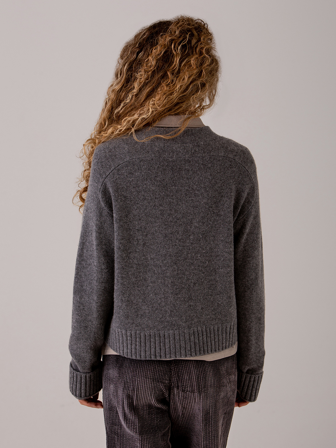 Detailansicht von Strickjacke aus Wolle von DANIELS