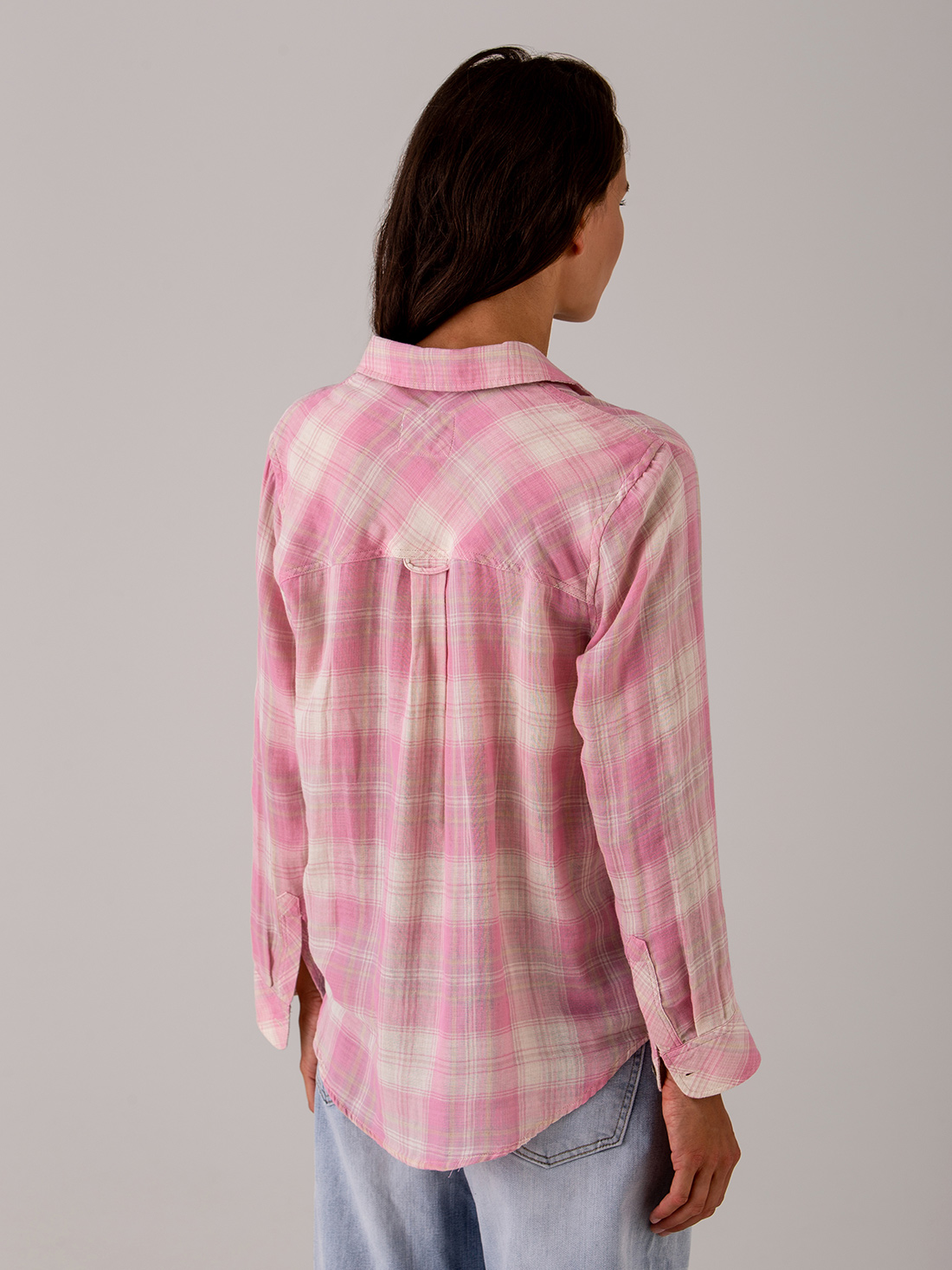 Detailansicht von Karobluse von RAILS