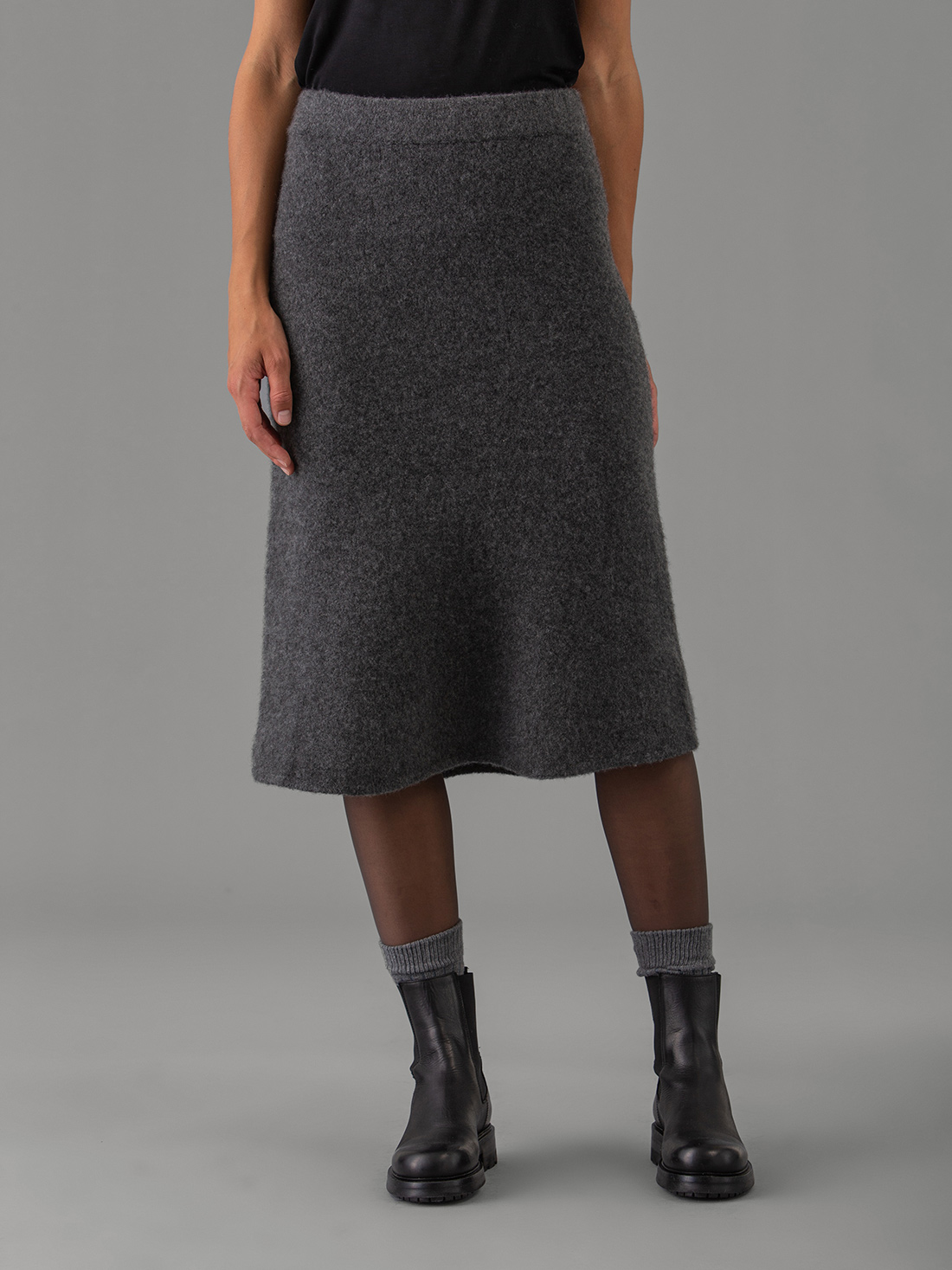 Detailansicht von Midi-Rock aus Cashmere von DANIELS