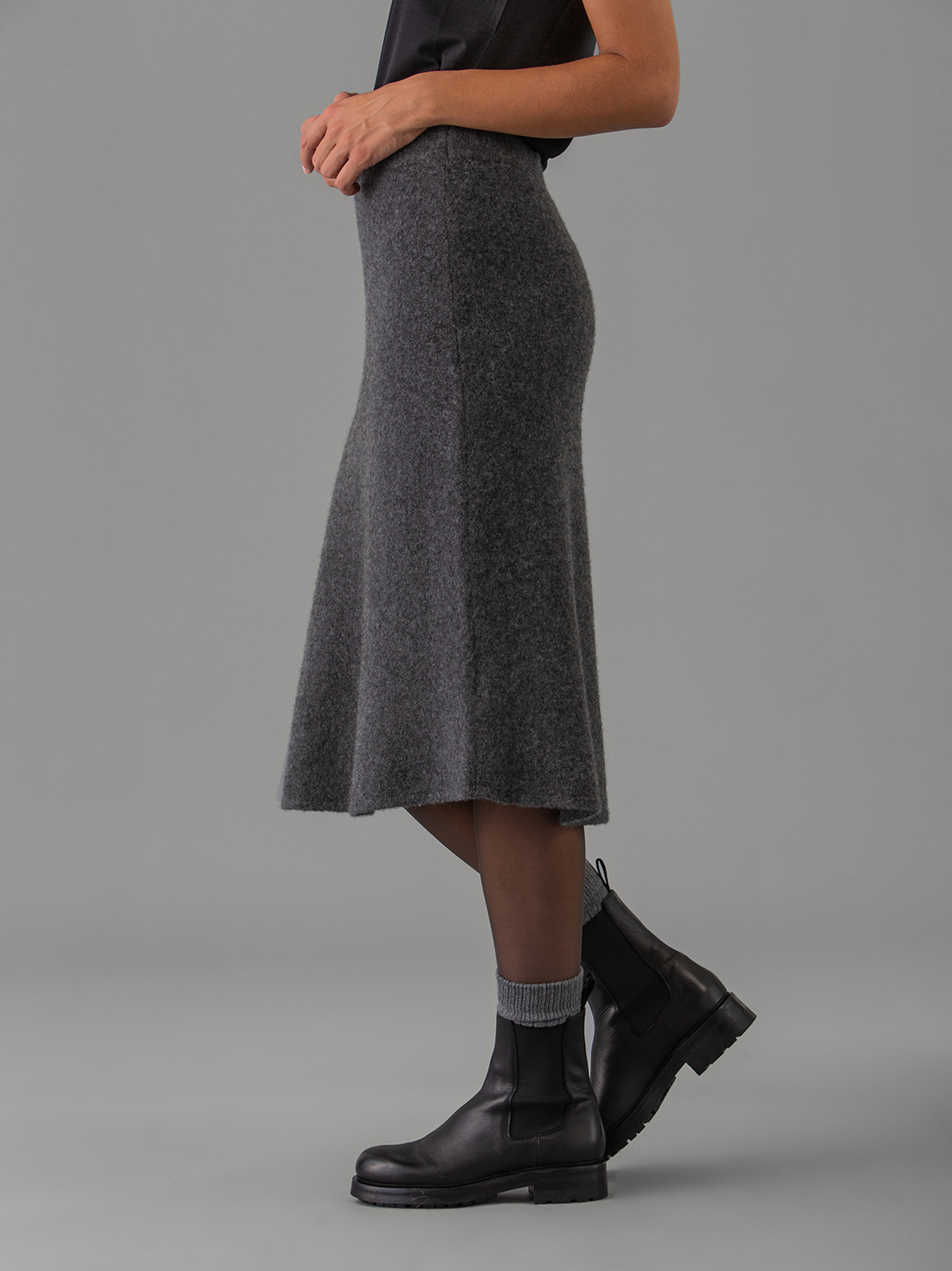 Detailansicht von Midi-Rock aus Cashmere von DANIELS