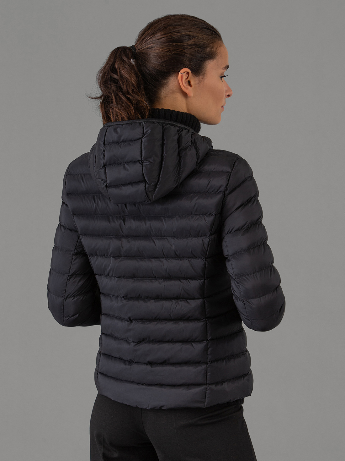 Detailansicht von Steppjacke von NO. 1 COMO