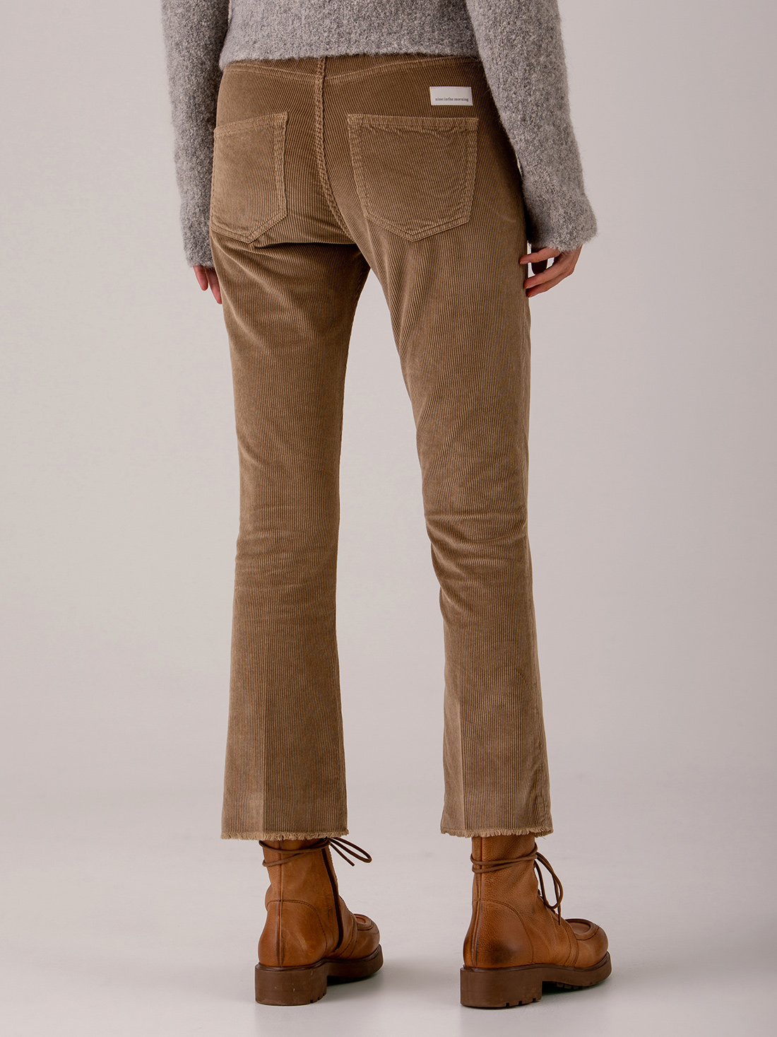 Detailansicht von Flared Cordhose von NINE IN THE MORNING