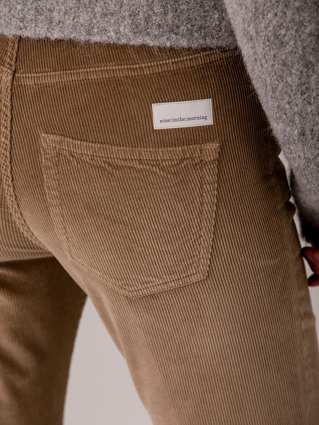 Detailansicht von Flared Cordhose von NINE IN THE MORNING