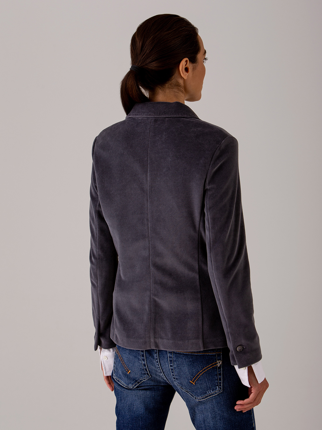 Detailansicht von Samtblazer aus Baumwolle von CIRCOLO