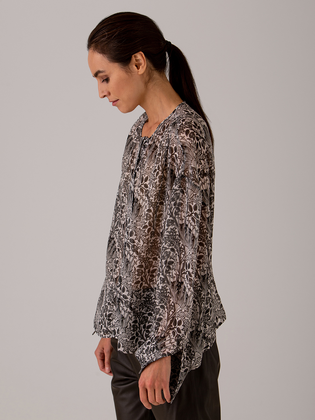 Detailansicht von Gemusterte Bluse von DRYKORN