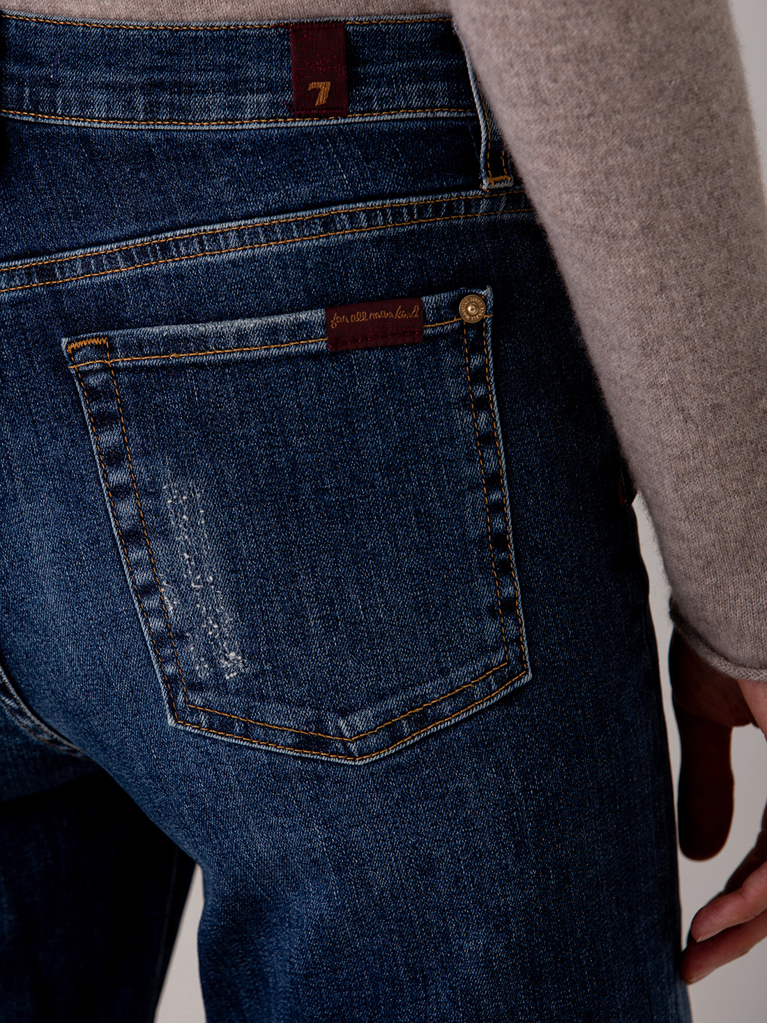 Detailansicht von Flared Jeans von 7 FOR ALL MANKIND