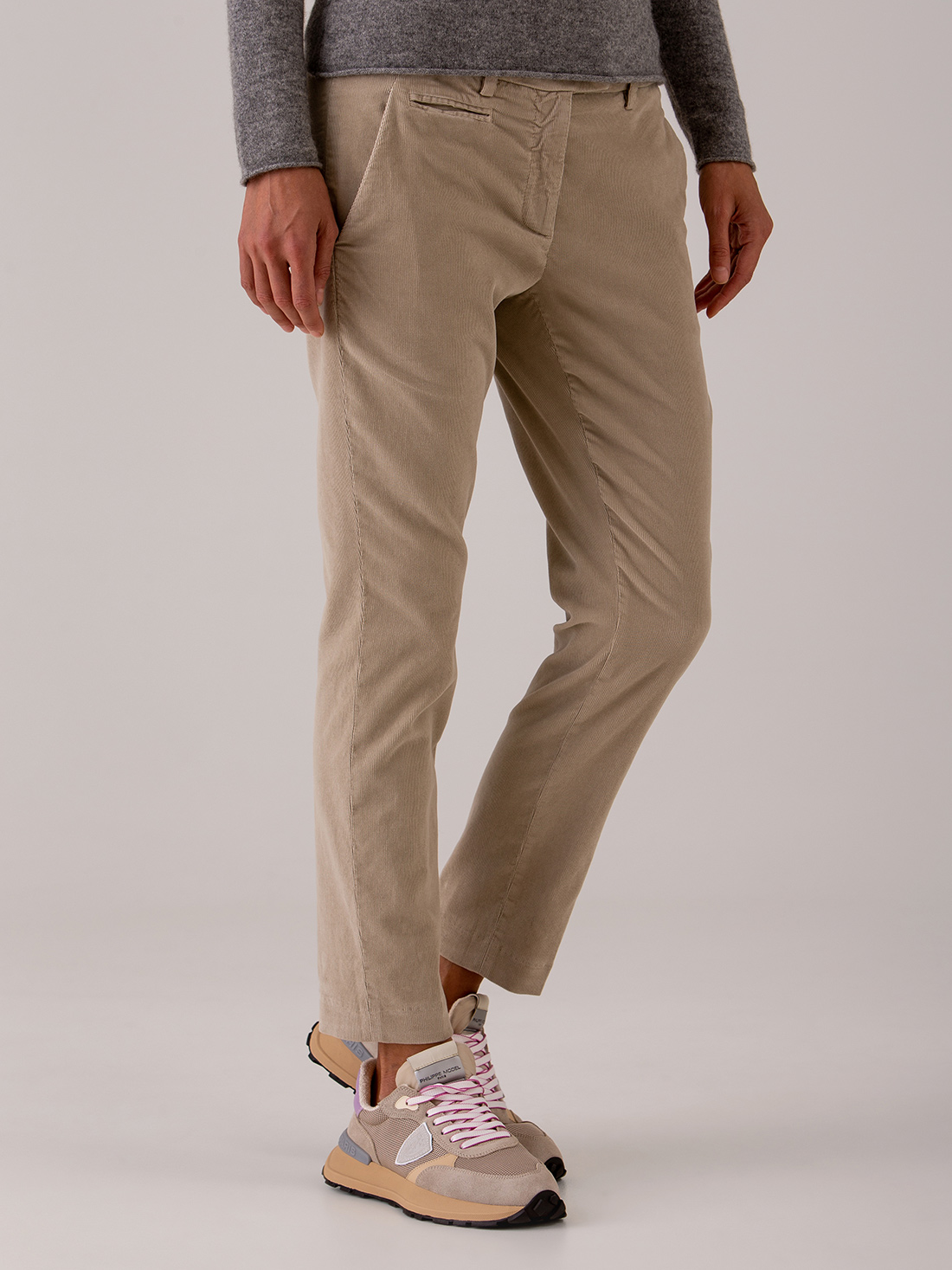 Detailansicht von Chinohose aus Cord von DONDUP