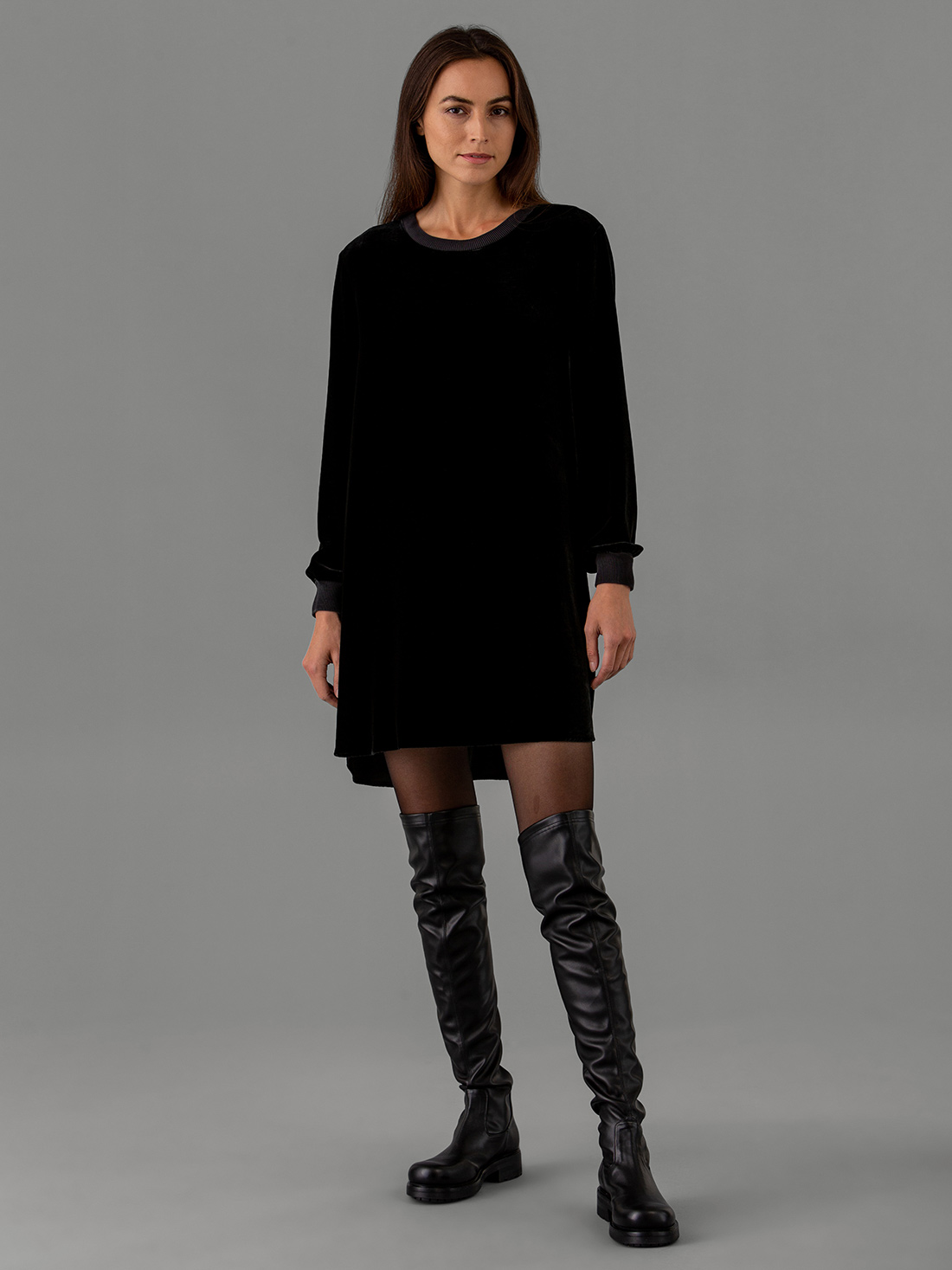 Detailansicht von Kurzes Kleid aus Samt von HER SHIRT