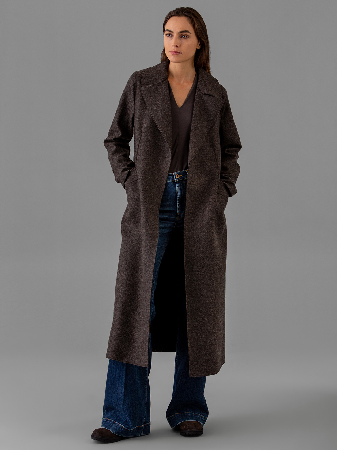 Detailansicht von Schurwollmantel von HARRIS WHARF LONDON