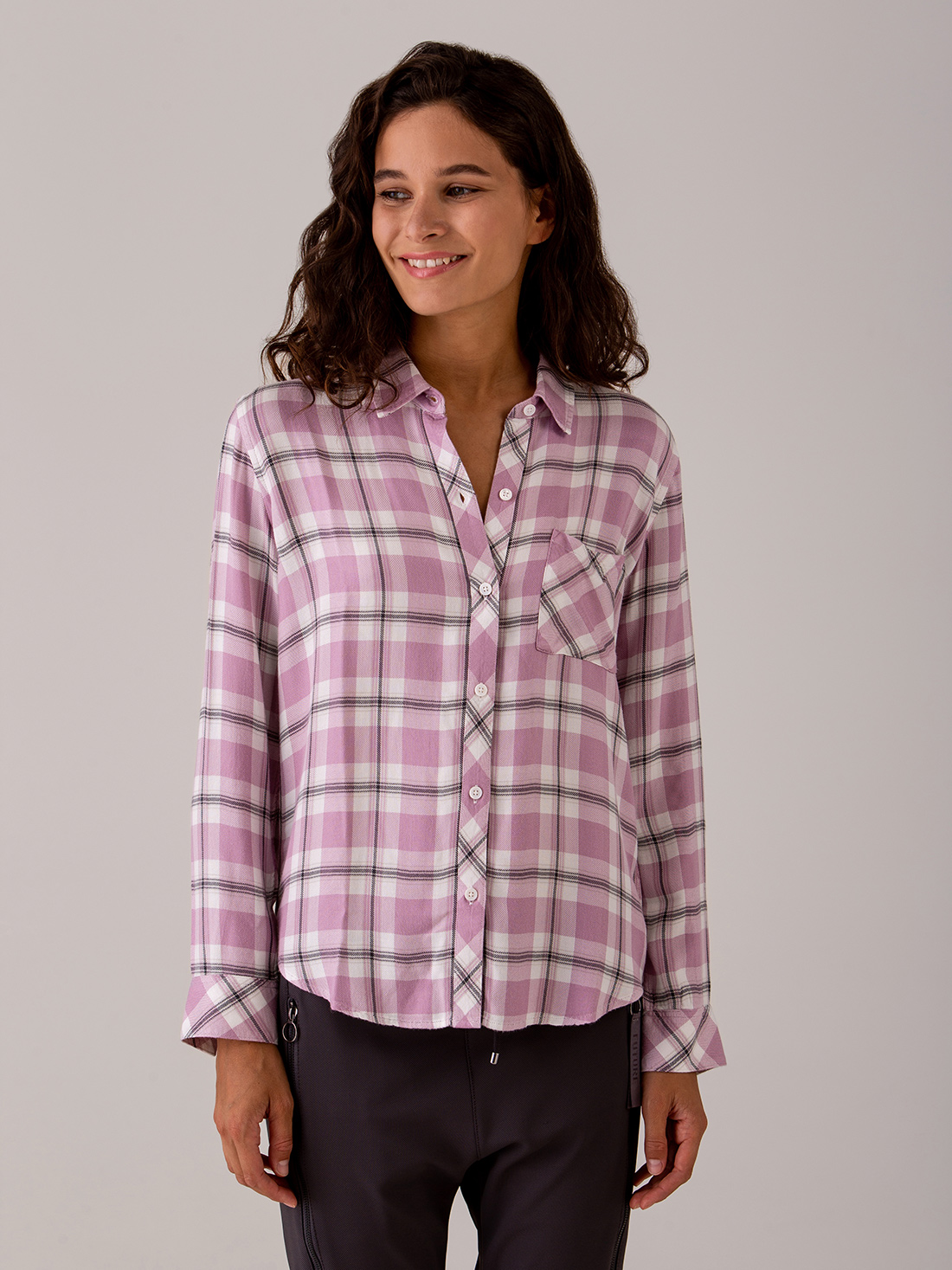 Detailansicht von Karobluse von RAILS