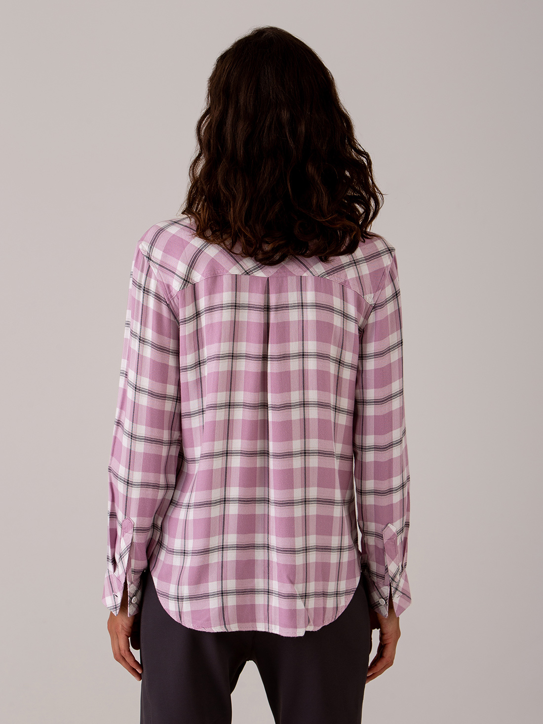 Detailansicht von Karobluse von RAILS