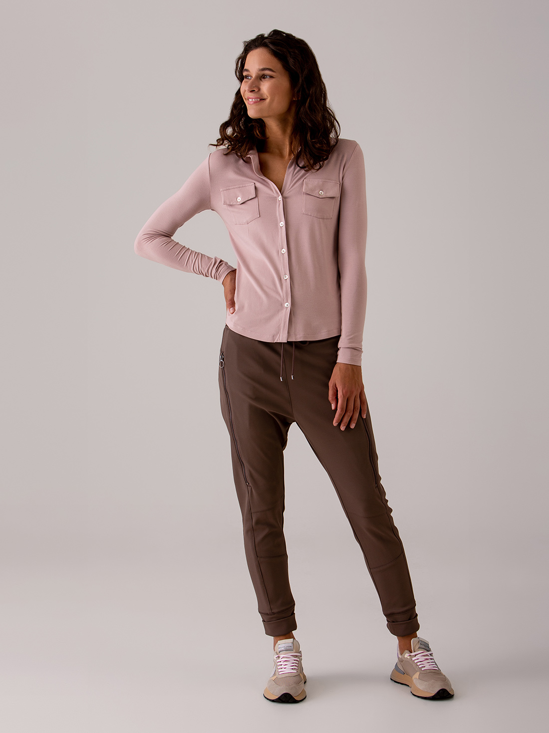 Detailansicht von Hose im Jogging-Stil von MAC