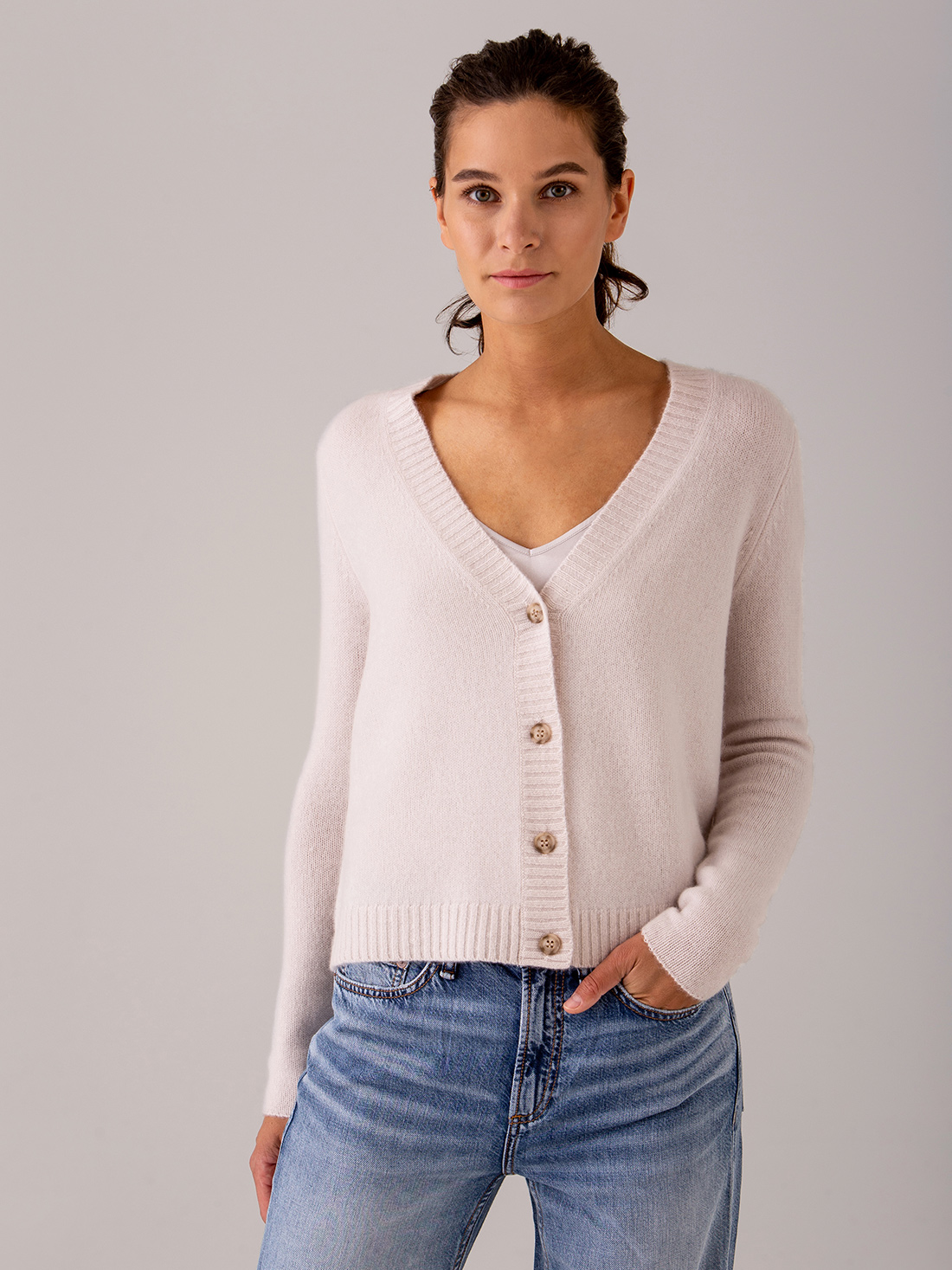 Detailansicht von Strickjacke aus Cashmere von DANIELS