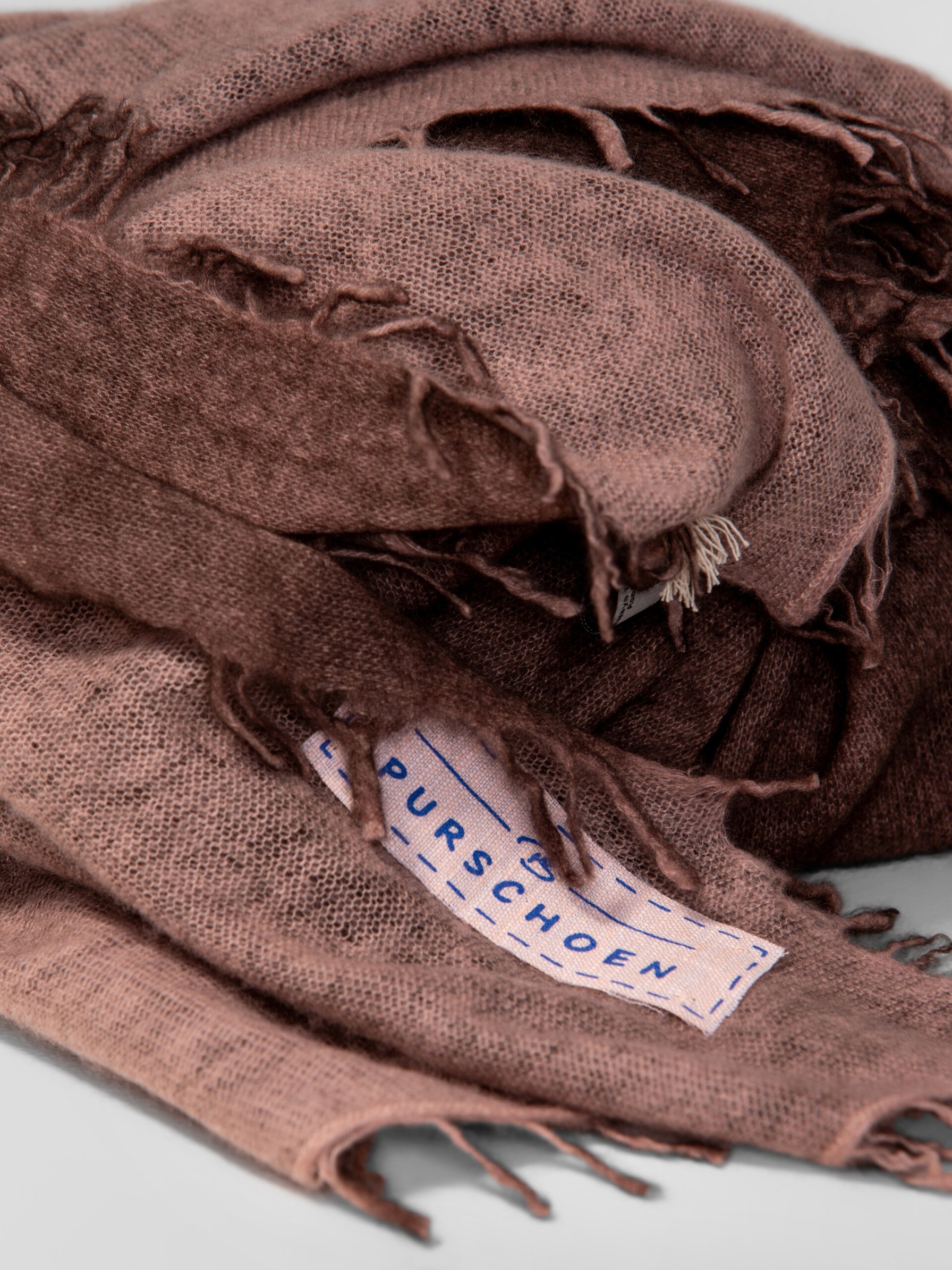 Detailansicht von Schal aus Cashmere von PUR SCHOEN