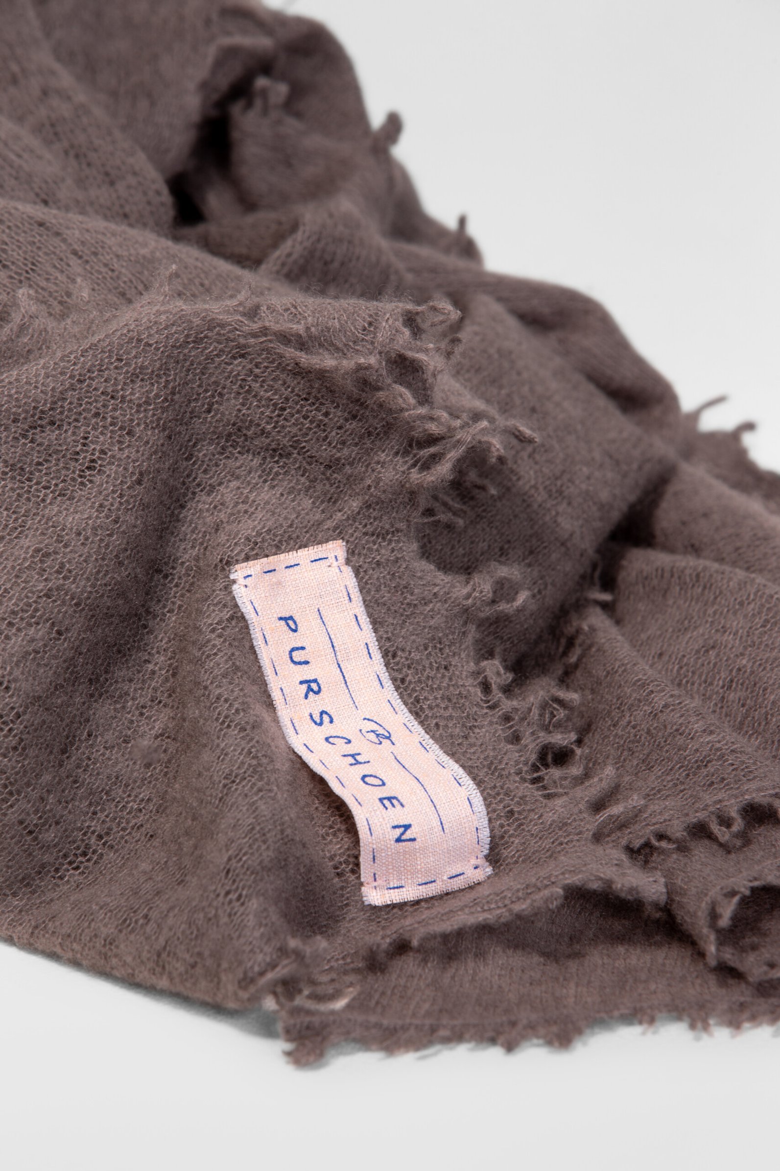 Detailansicht von Schal aus Cashmere von PUR SCHOEN
