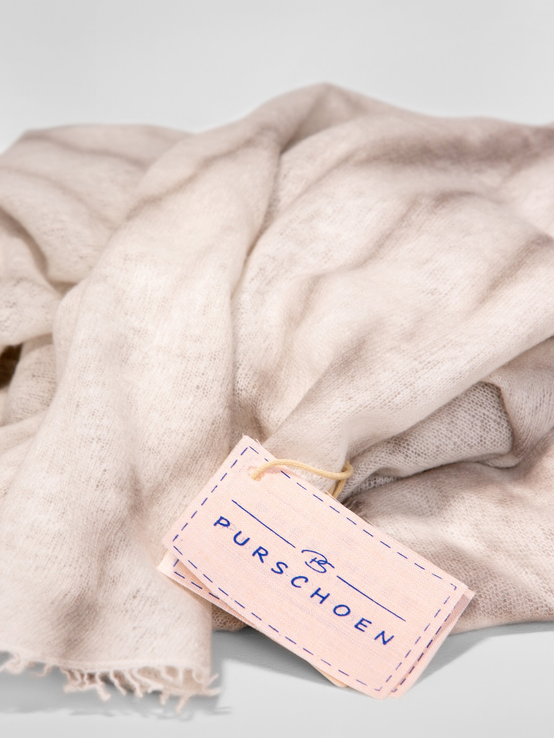 Detailansicht von Schal aus Cashmere von PUR SCHOEN