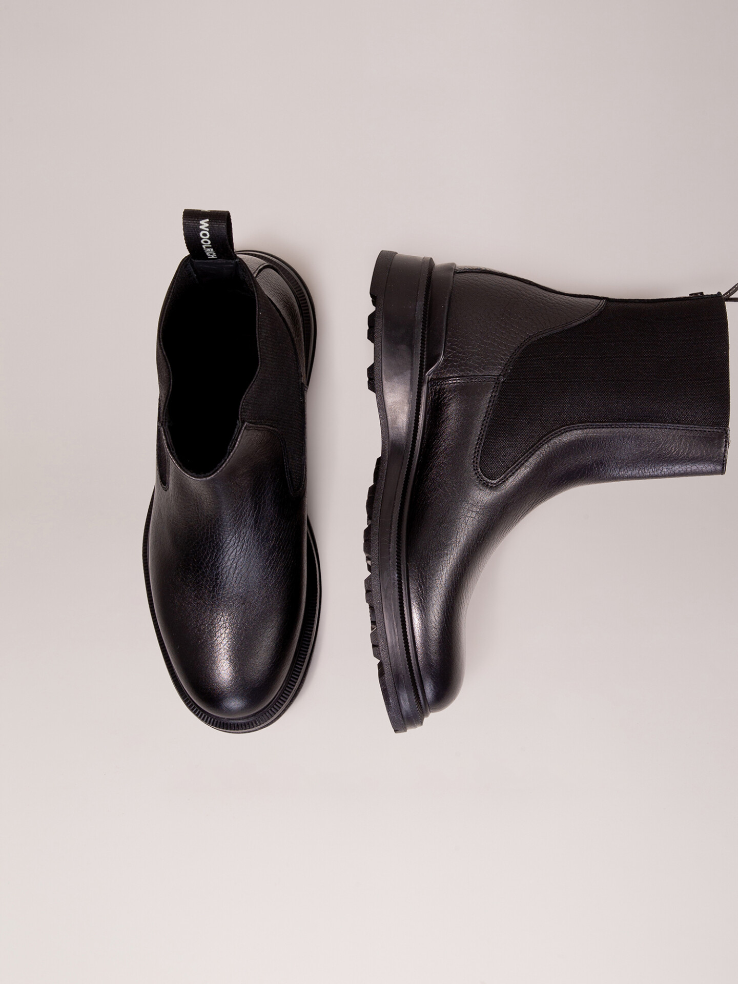 Detailansicht von Chelsea-Boots aus Leder von WOOLRICH