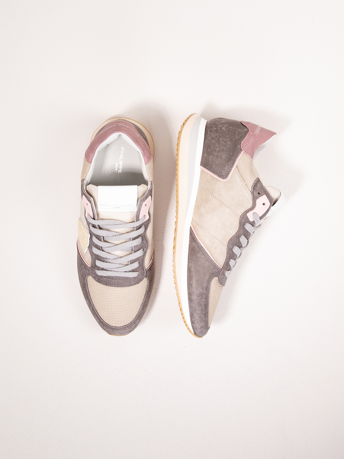 Detailansicht von Sneaker aus Veloursleder von PHILIPPE MODEL