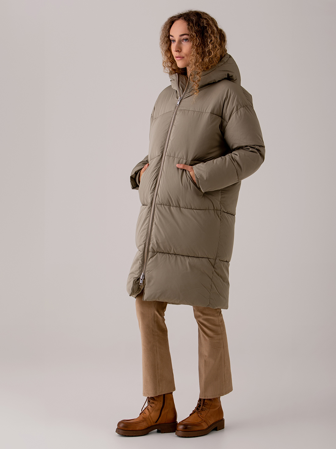 Detailansicht von Steppmantel von EMBASSY