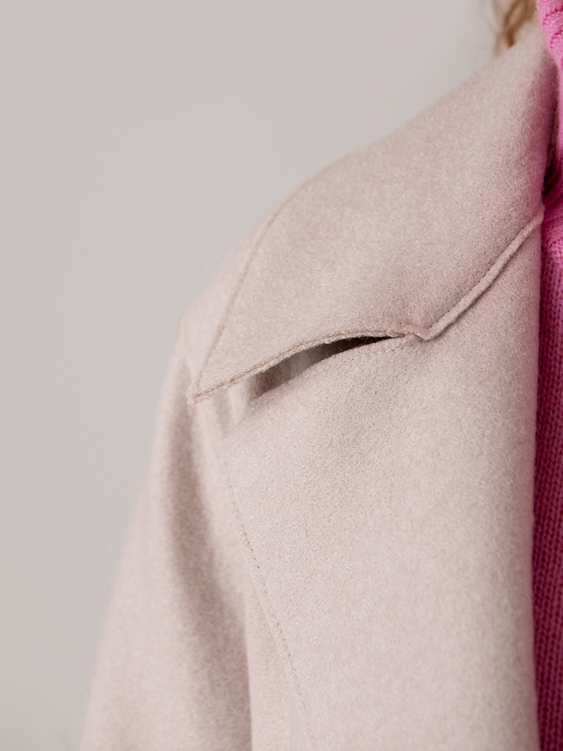 Detailansicht von Schurwollmantel von HARRIS WHARF LONDON