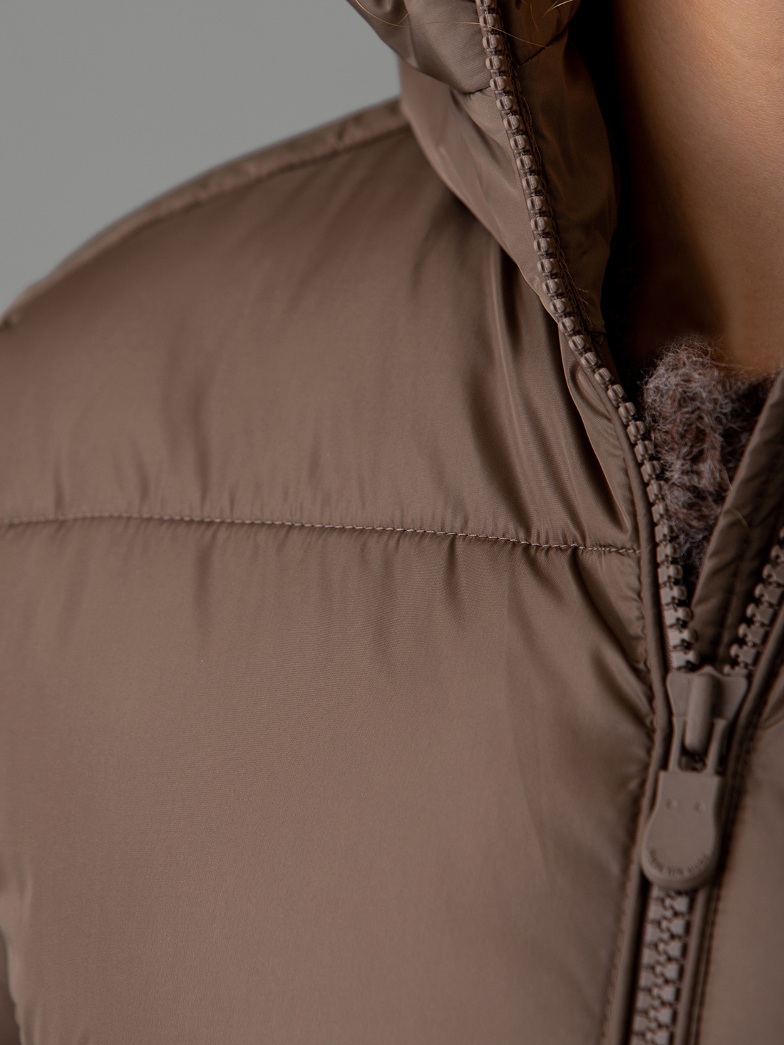 Detailansicht von Steppmantel von SAVE THE DUCK