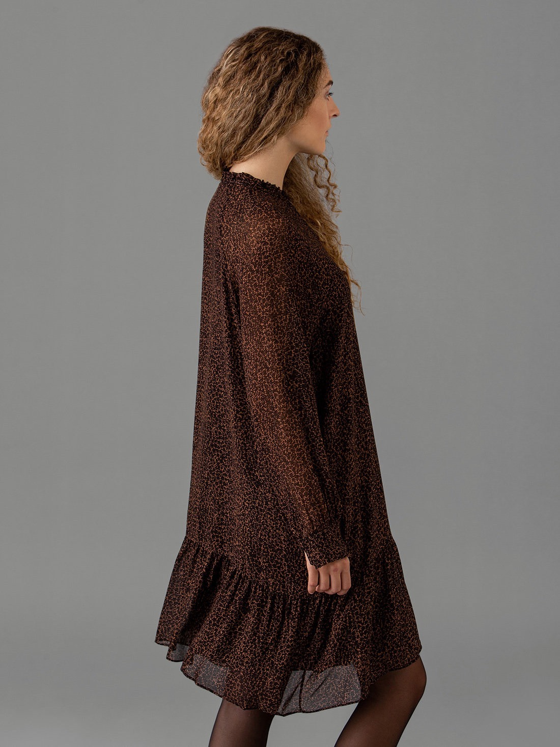 Detailansicht von Midi-Blusenkleid von IHEART