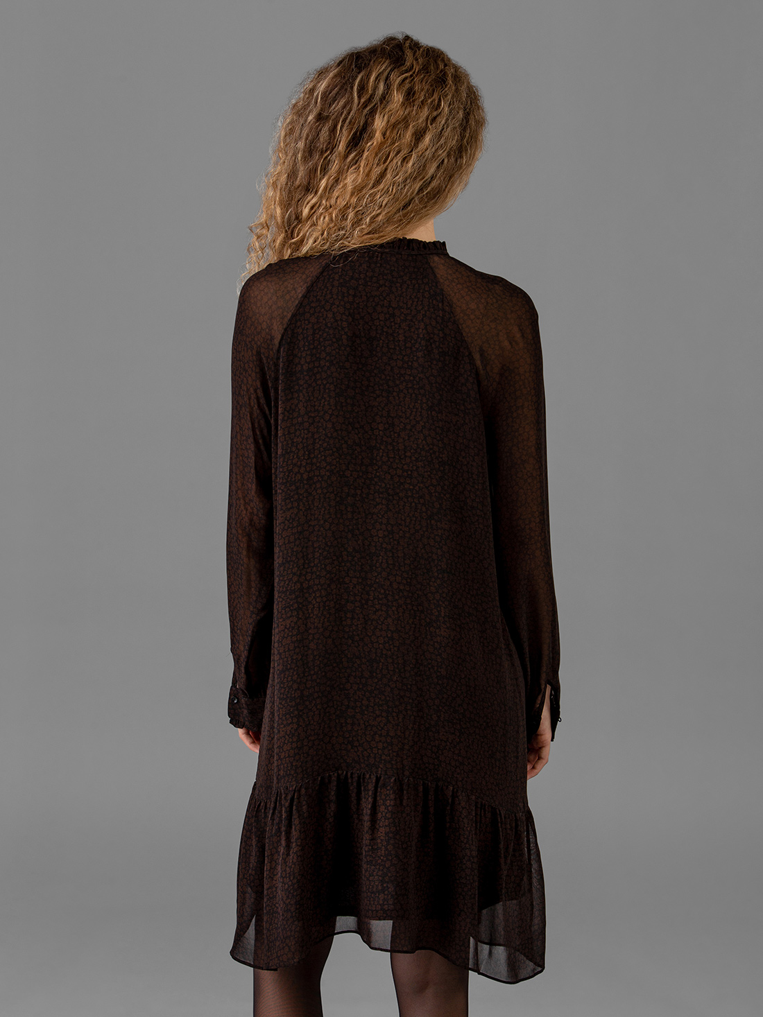 Detailansicht von Midi-Blusenkleid von IHEART