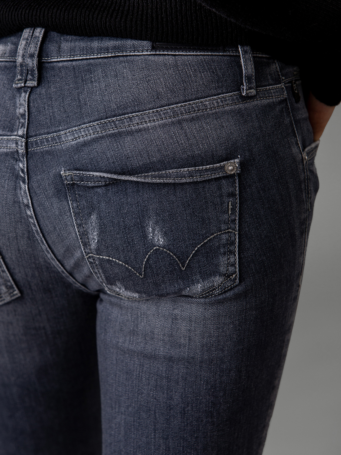 Detailansicht von Skinny Jeans von LE TEMPS DES CERISES