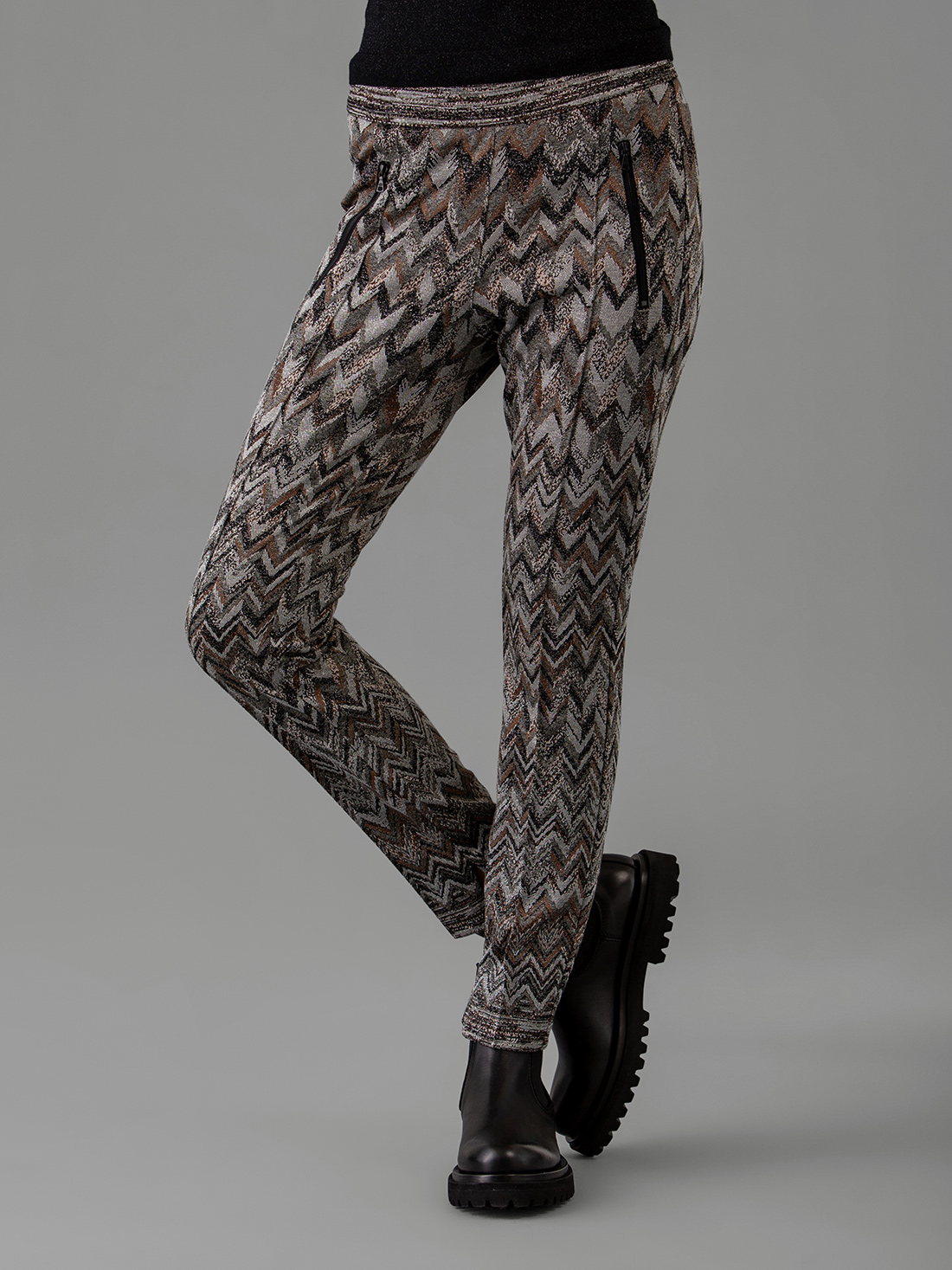 Detailansicht von Gemusterte Hose im Jogging-Stil von CAMBIO