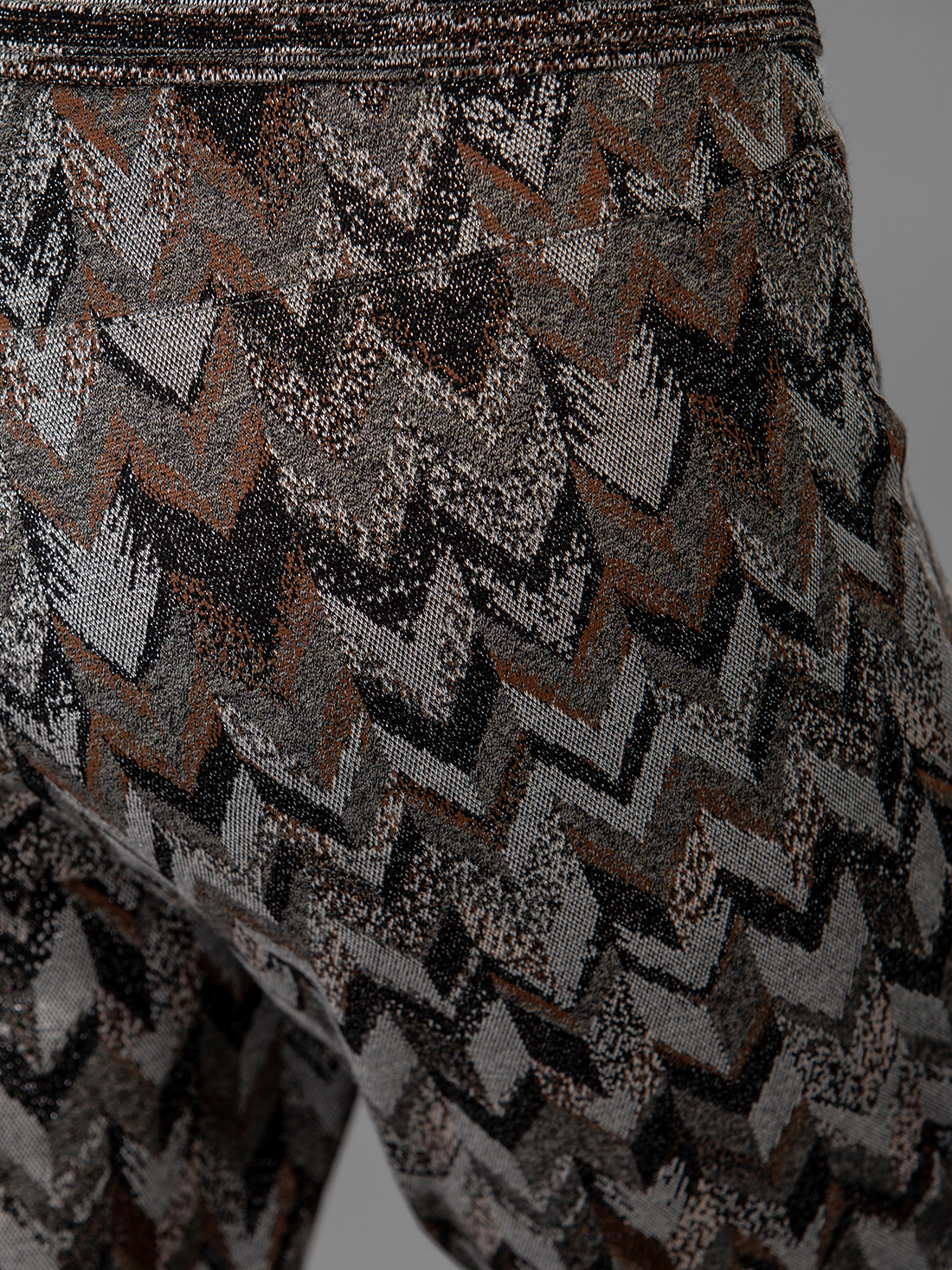 Detailansicht von Gemusterte Hose im Jogging-Stil von CAMBIO