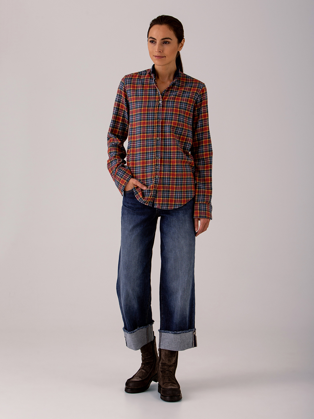 Detailansicht von Flanellbluse mit Stehkragen aus Baumwolle von AGLINI