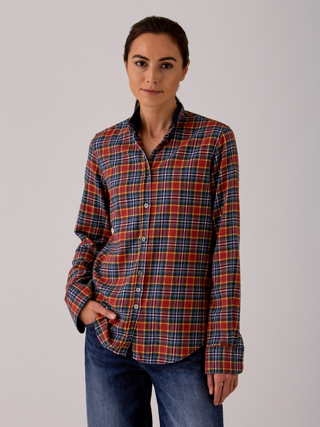 Detailansicht von Flanellbluse mit Stehkragen aus Baumwolle von AGLINI