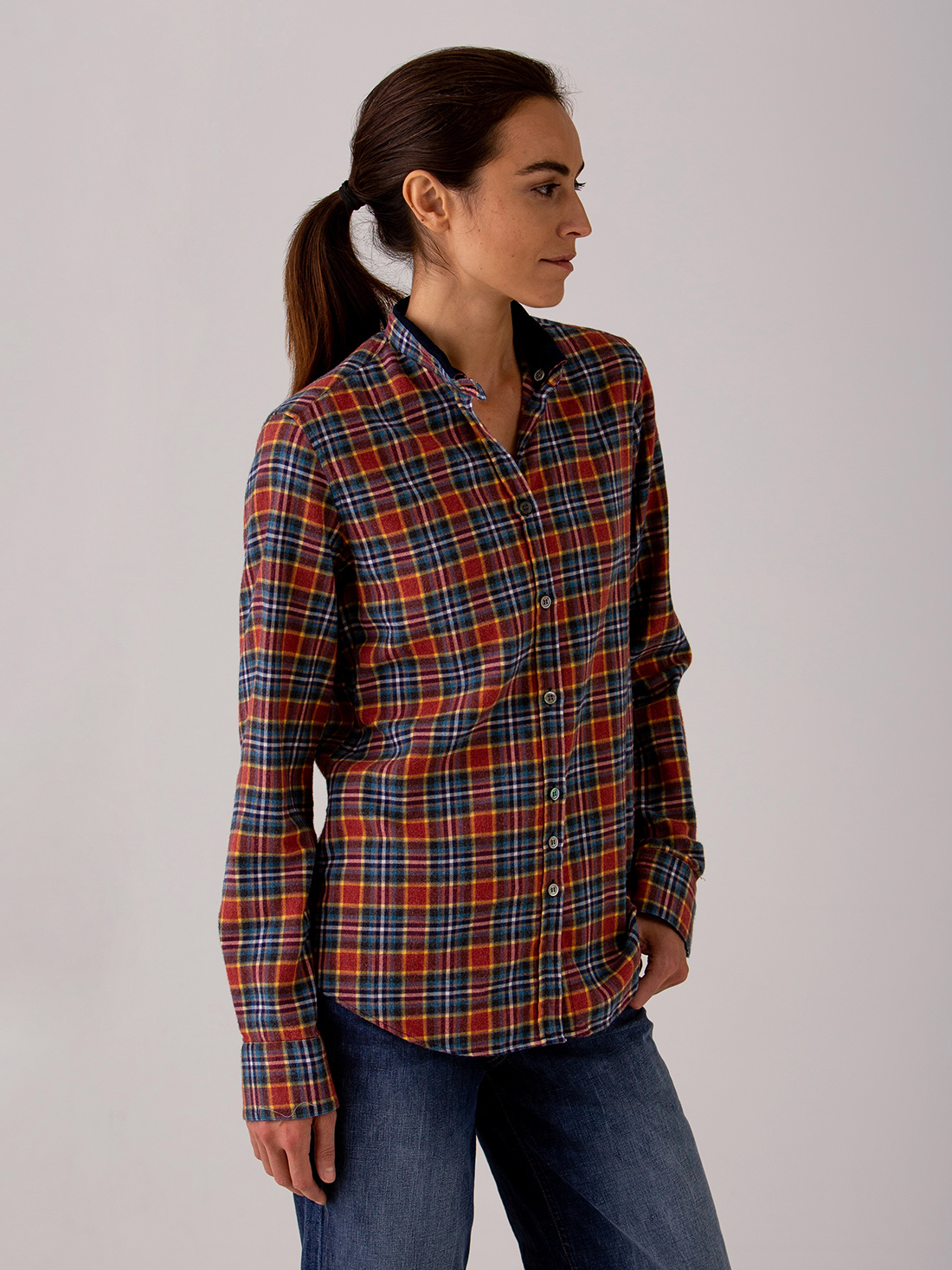 Detailansicht von Flanellbluse mit Stehkragen aus Baumwolle von AGLINI