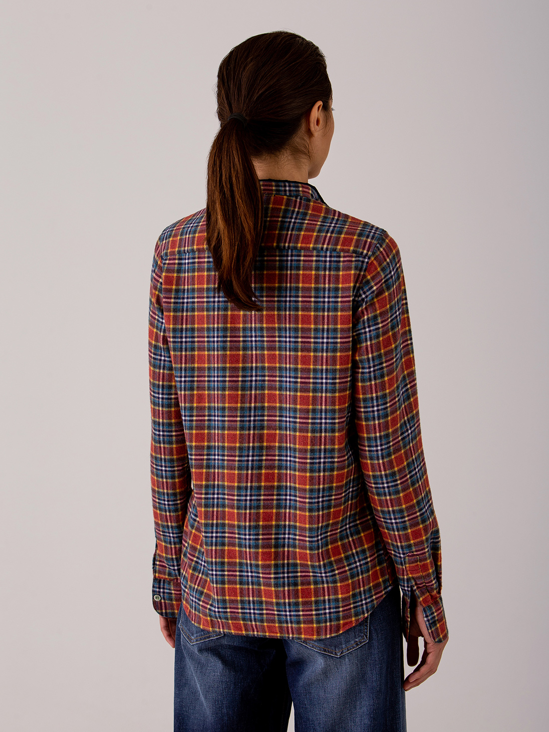 Detailansicht von Flanellbluse mit Stehkragen aus Baumwolle von AGLINI