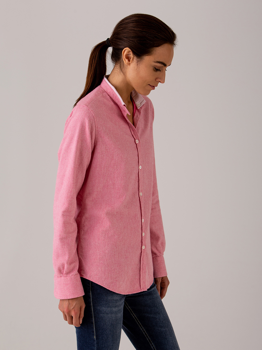 Detailansicht von Flanellbluse mit Stehkragen aus Baumwolle von AGLINI