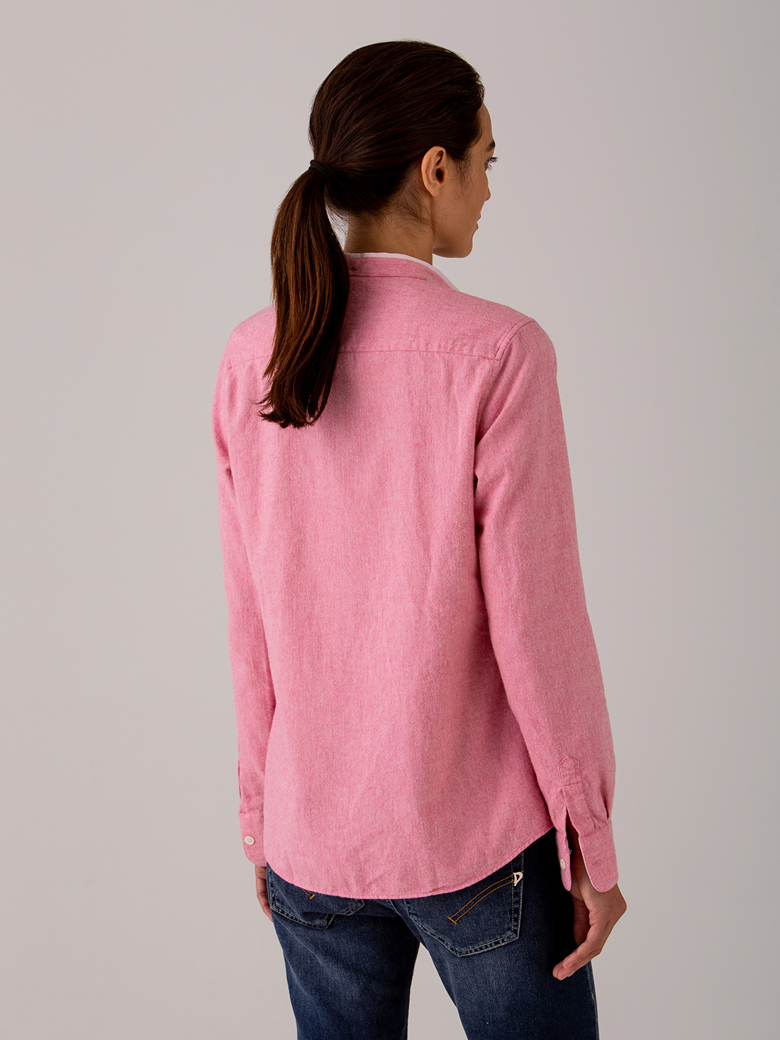 Detailansicht von Flanellbluse mit Stehkragen aus Baumwolle von AGLINI