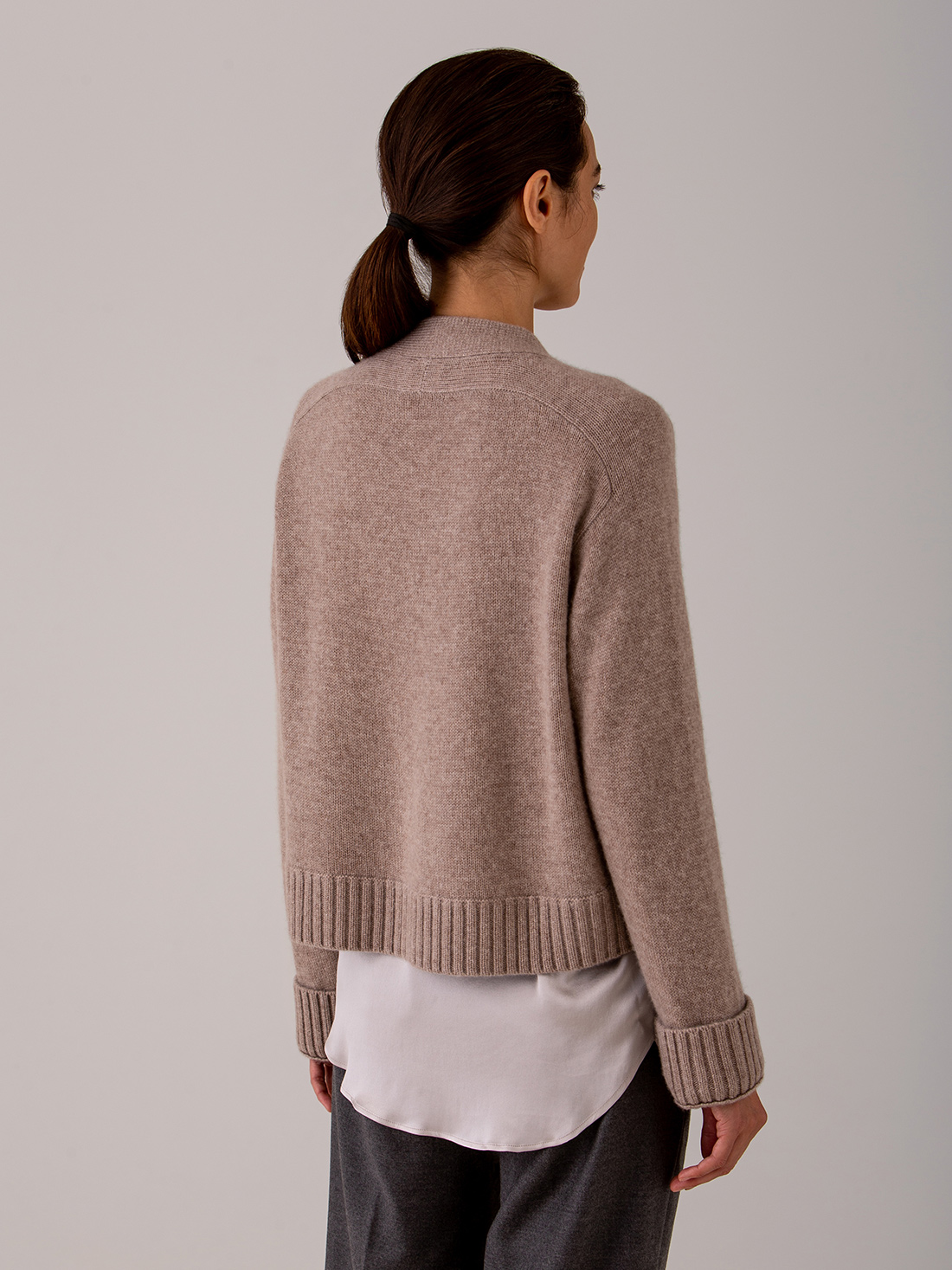 Detailansicht von Strickjacke aus Wolle von DANIELS